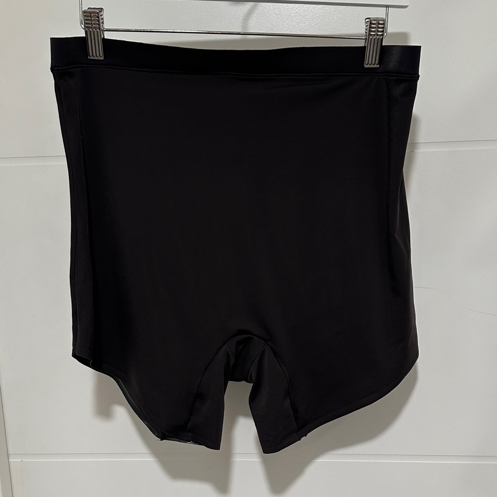 NWOT Torrid Size 3 Shapewear High-Rise Black Women's Shorts